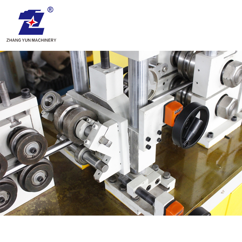 Accoppiamento automatico in acciaio a CNC con vvio a forma di forma di formazione della macchina a V Woops.